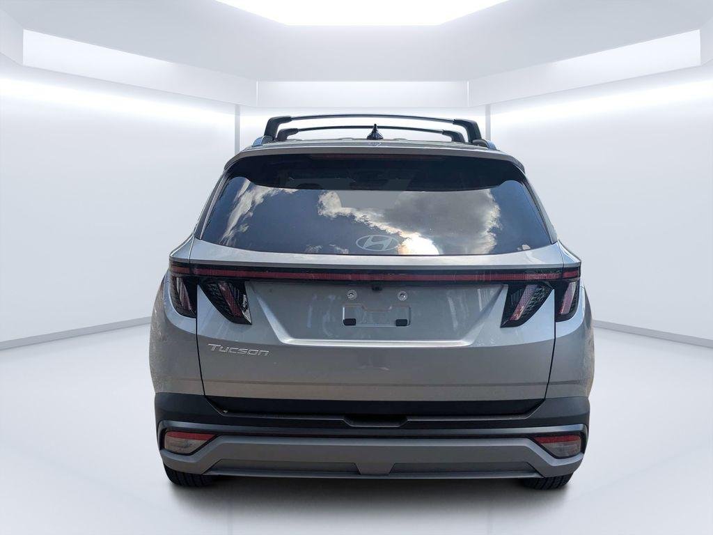 New 2026 Silver Hyundai SEL Premium FWD image 4