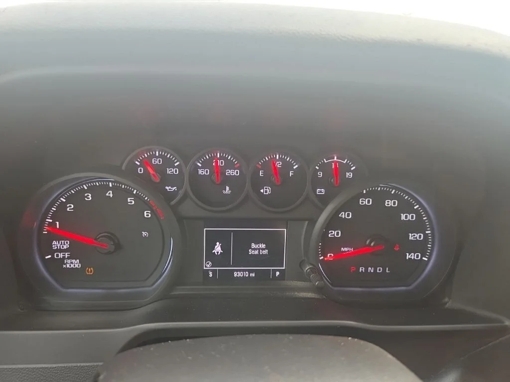 Used 2022 White Chevrolet Custom image 21