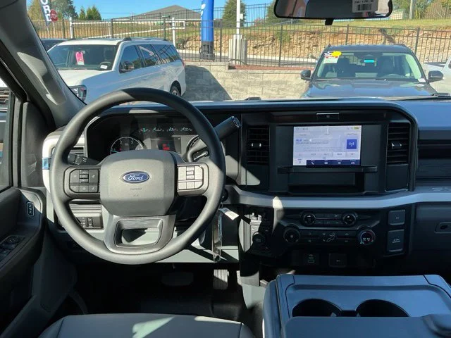 New 2027 Oxford White Ford F-350® XL image 21