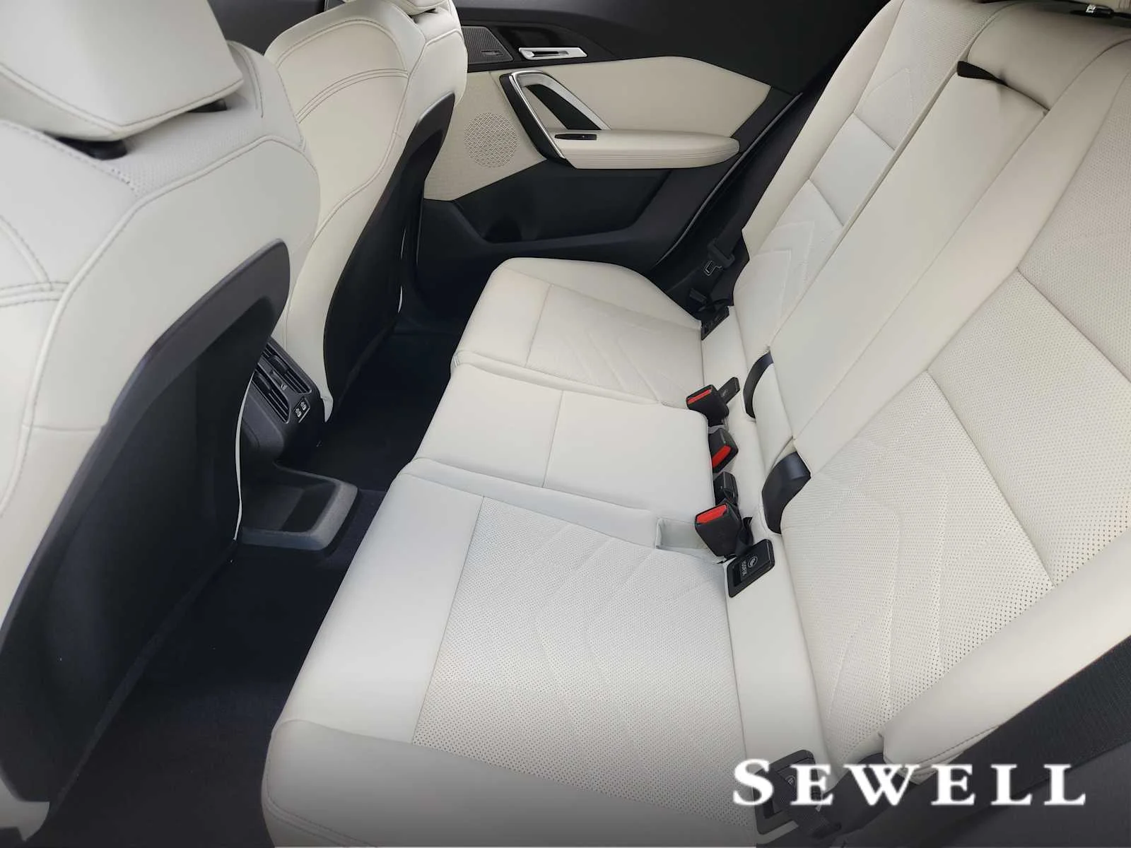 New 2026 Alpine White BMW xDrive28i image 7