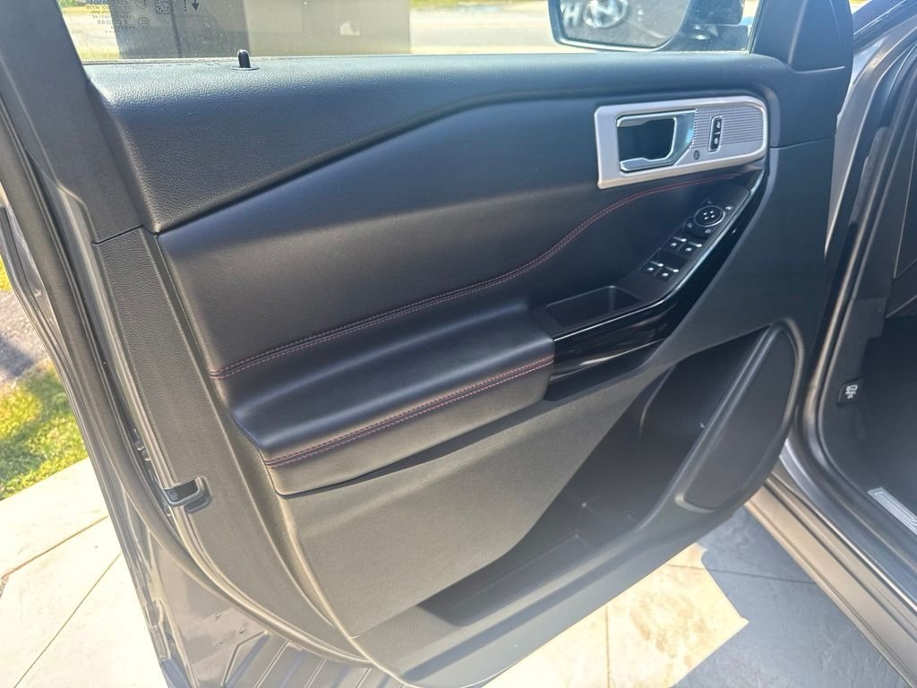 2024 Ford Explorer ST-LINE - Photo 14