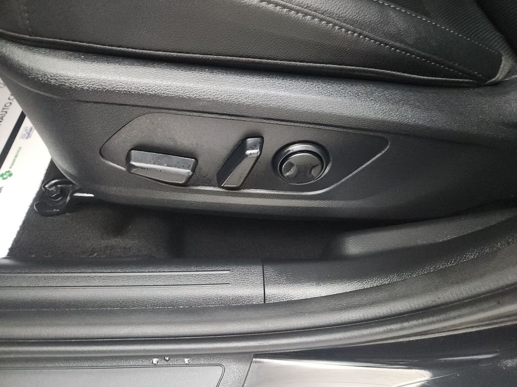 Used 2025 Black Kia EX image 18