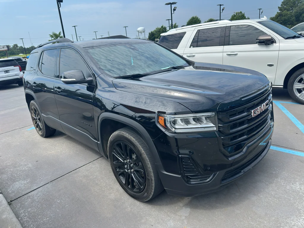 Used 2023 Ebony Twilight Metallic GMC SLE image 2