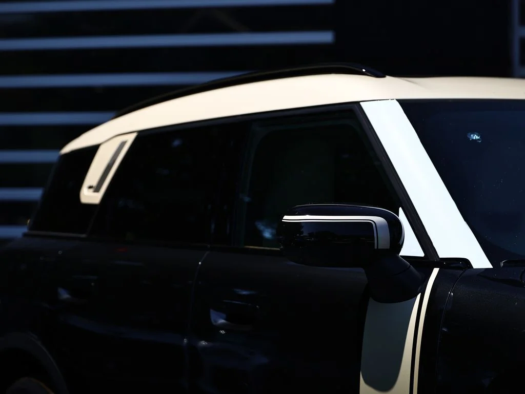 New 2027 Midnight Black MINI Iconic image 3