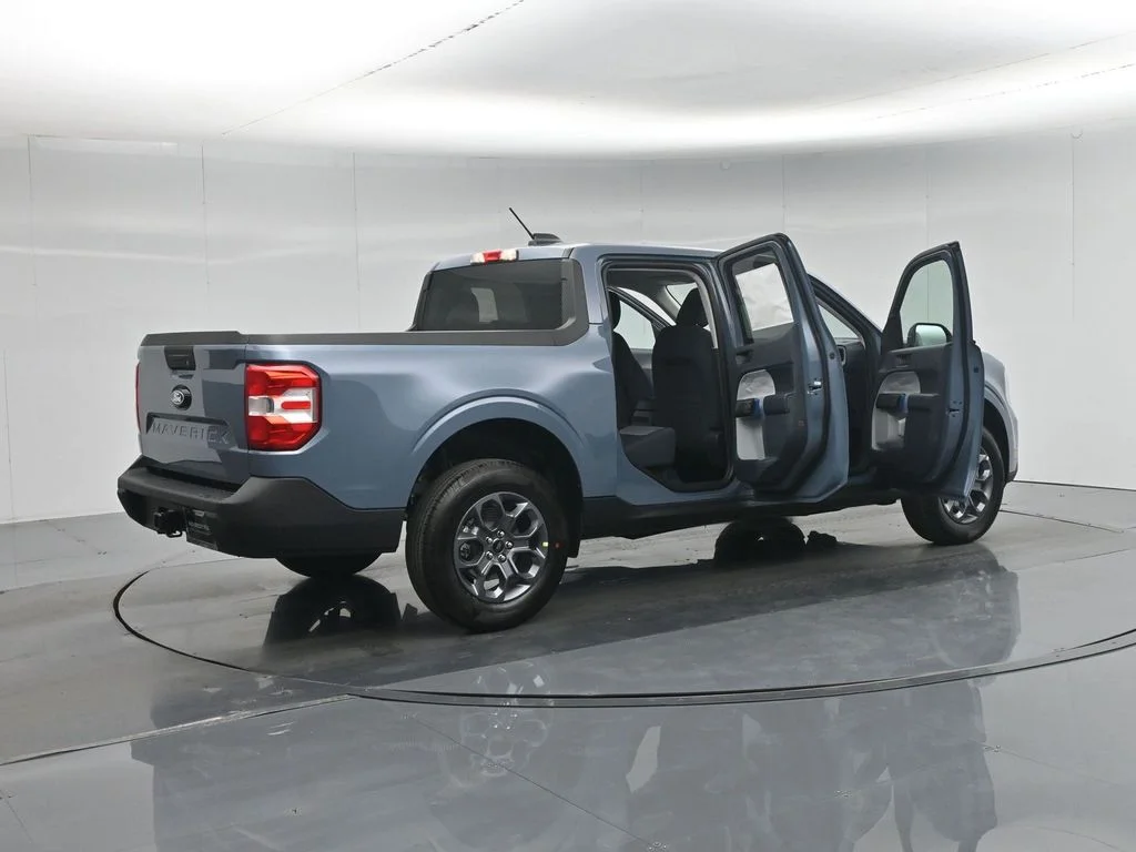 New 2026 Gray Ford XLT image 5