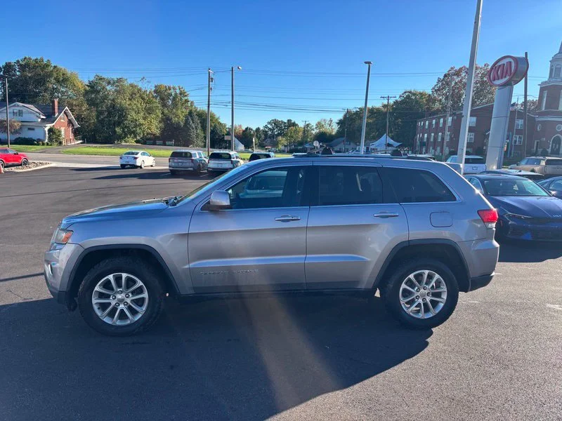 Used 2015 Silver Jeep Laredo image 5