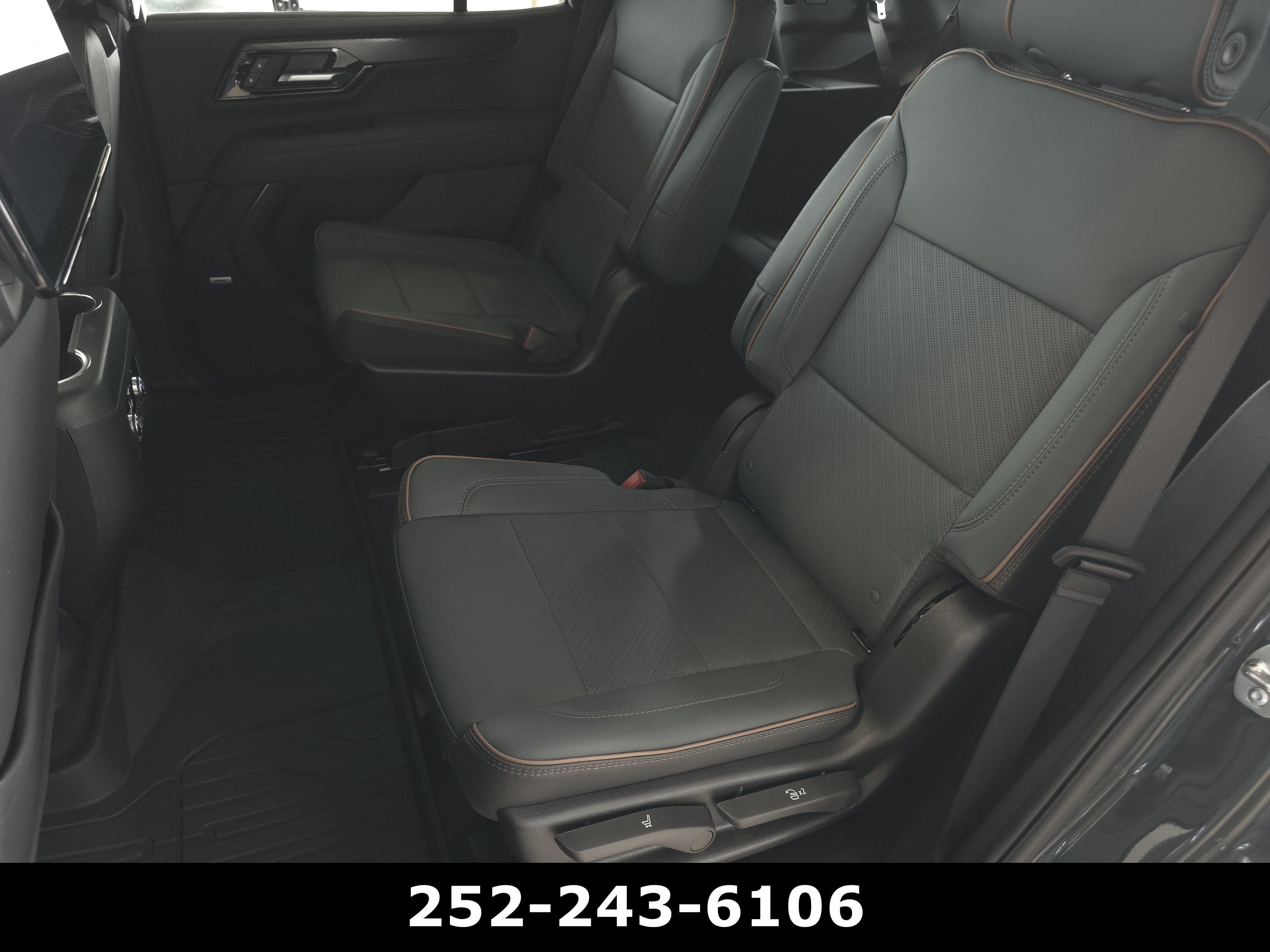 Used 2026 Midnight Pine GMC AT4 image 33