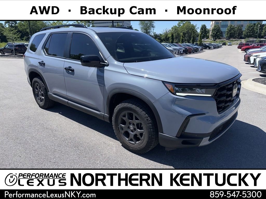 2025 Honda Pilot TrailSport AWD's photo