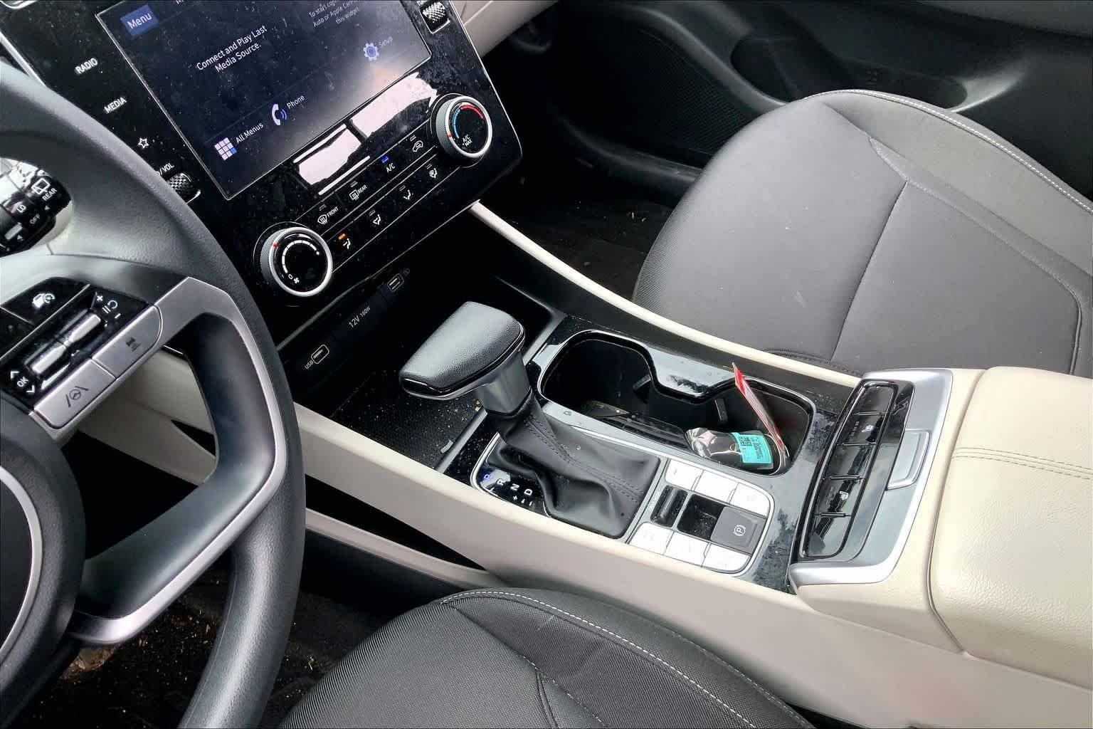 Used 2022 Quartz White Hyundai SEL image 17