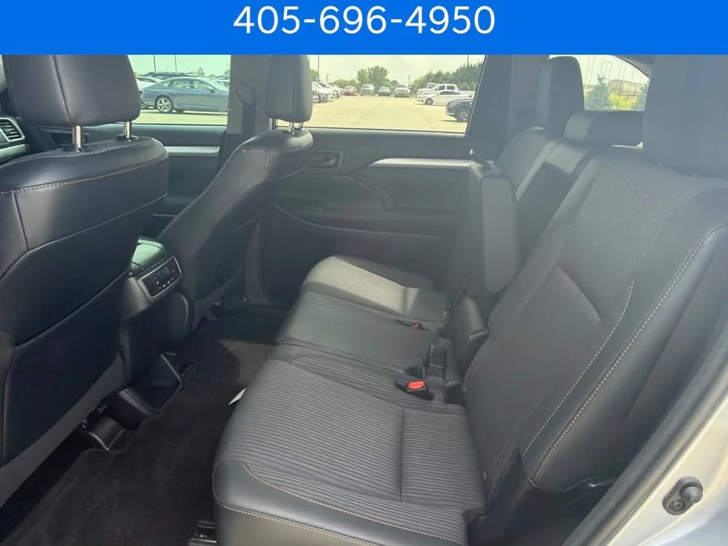 Pre-Owned 2015 Toyota Highlander LE Plus