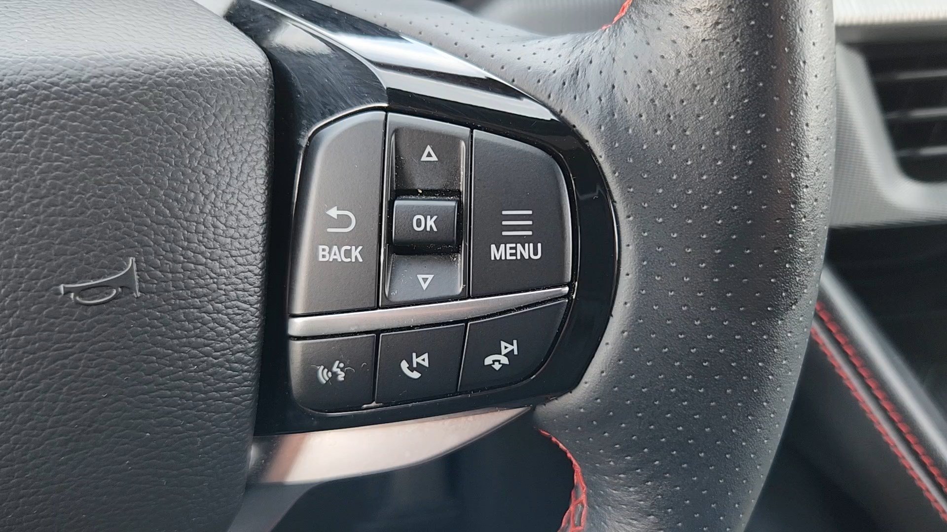 Used 2025 Black Metallic Ford ST-Line image 12