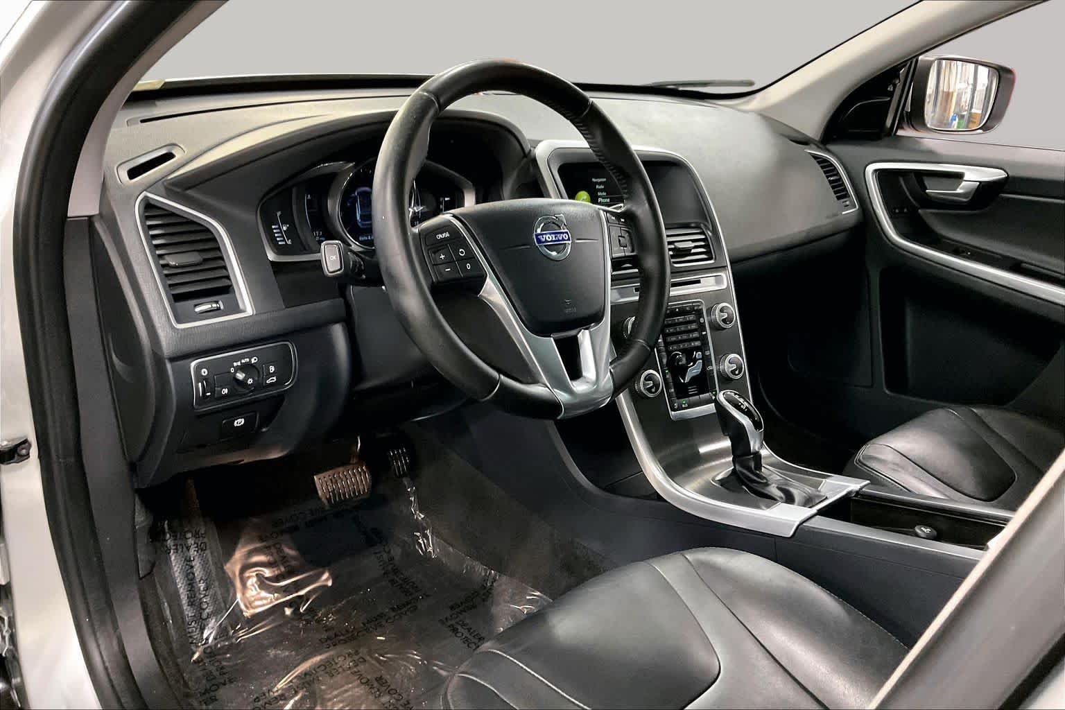Used 2016 Bright Silver Metallic Volvo T5 Premier image 18