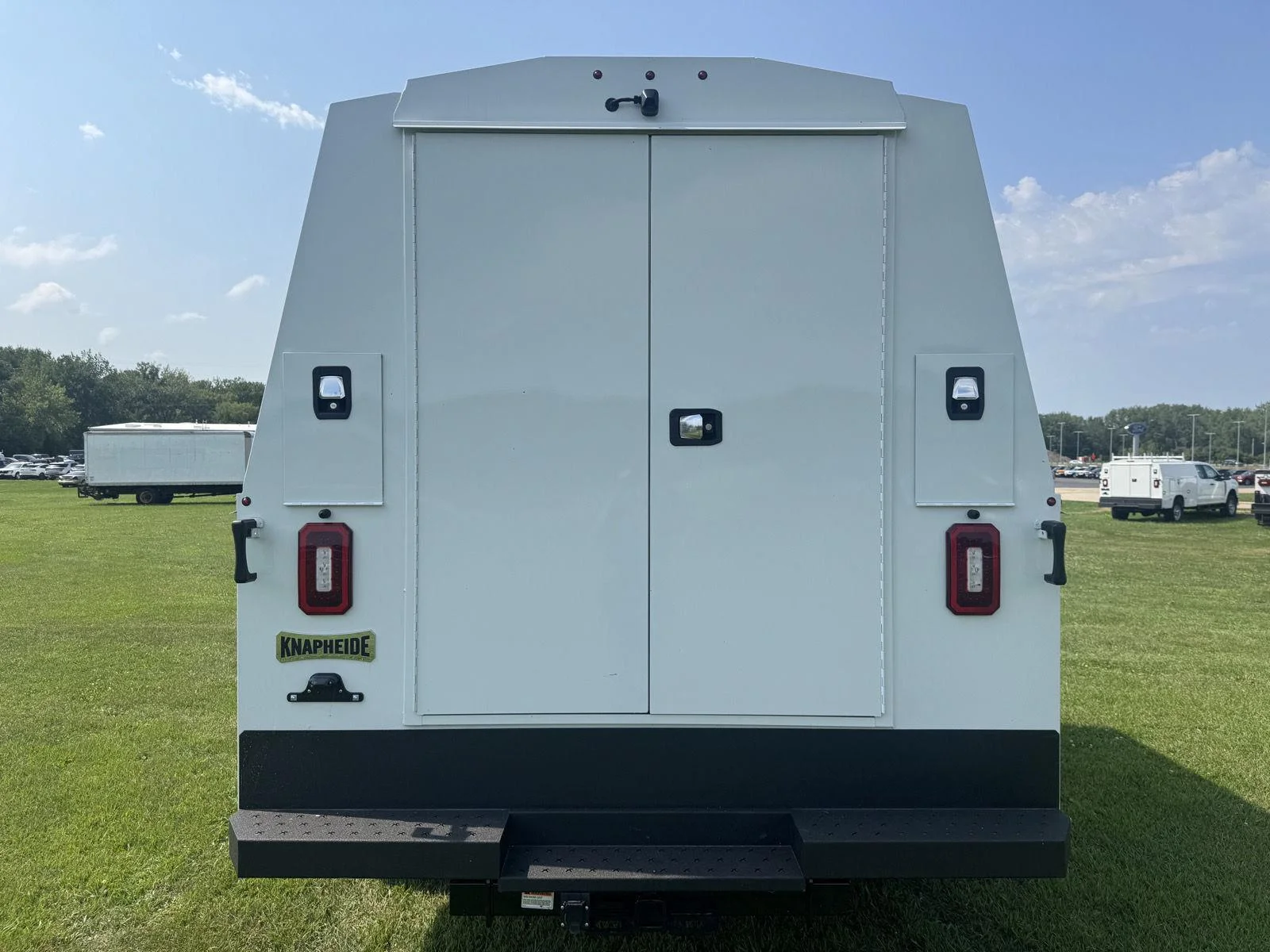 New 2026 Oxford White Ford XL image 4