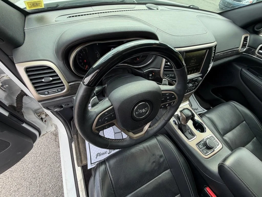 Used 2017 Bright White Clea Jeep Overland image 18