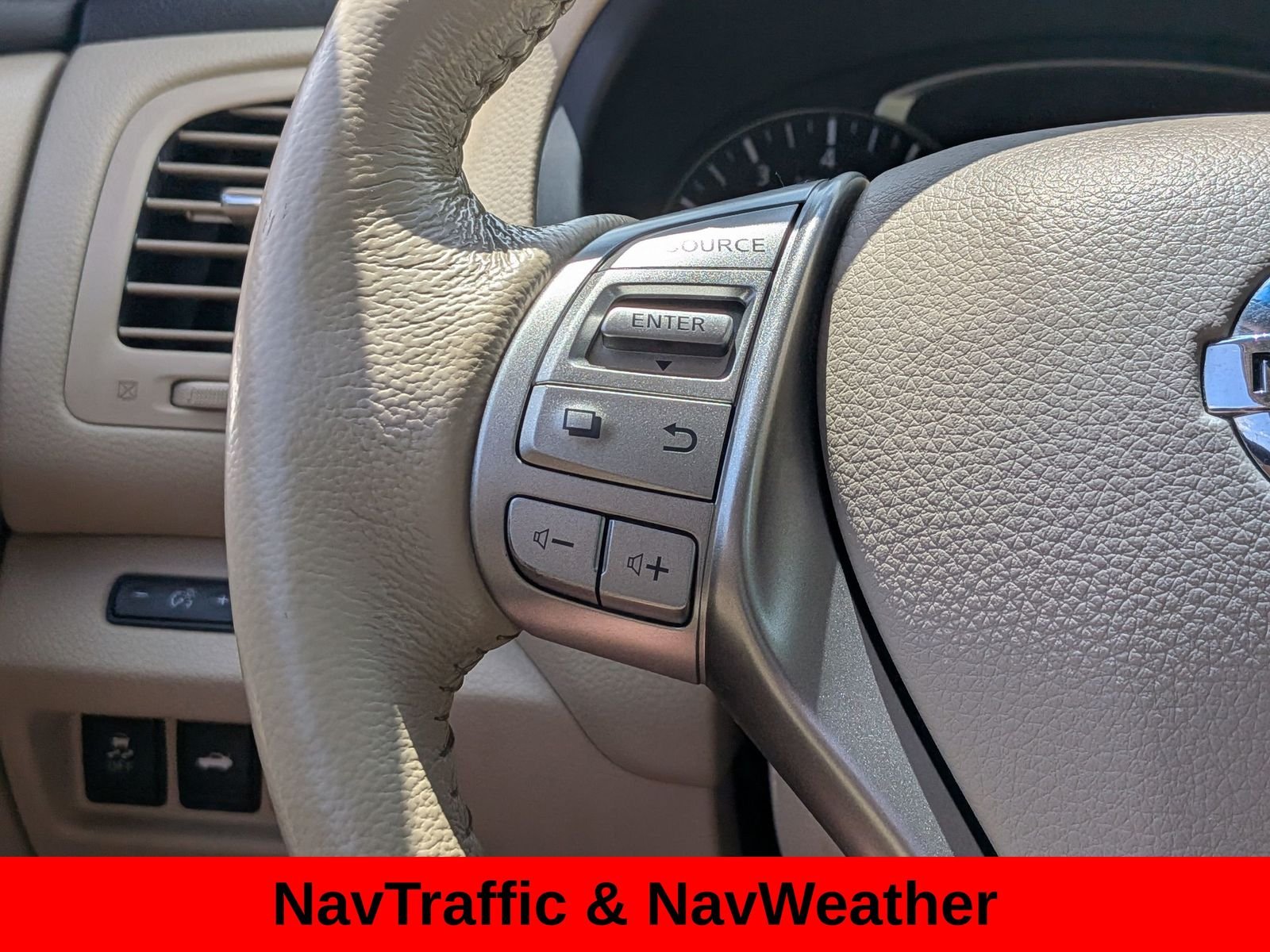 Used 2013 Cayenne Red Metallic Nissan 2.5 SL image 16