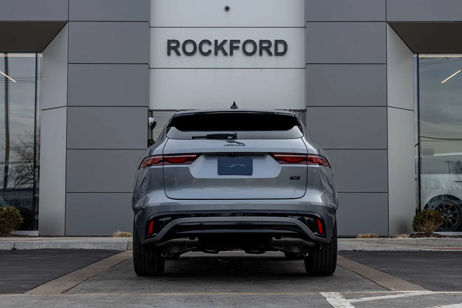 2026 Jaguar F-Pace R-Dynamic S - Photo 7