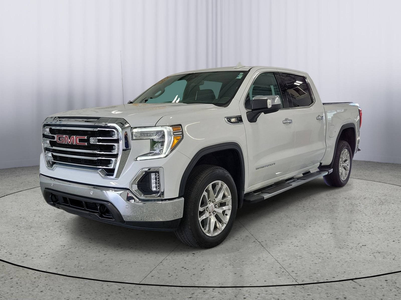 Used 2022 White GMC SLT image 4