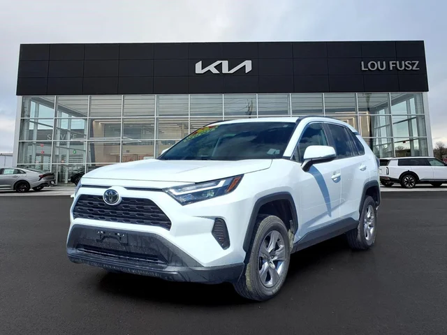 2025 Toyota RAV4 XLE