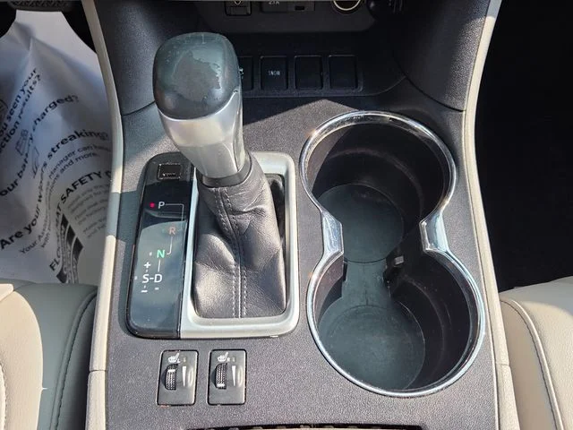 Used 2019 Gray Toyota XLE image 18