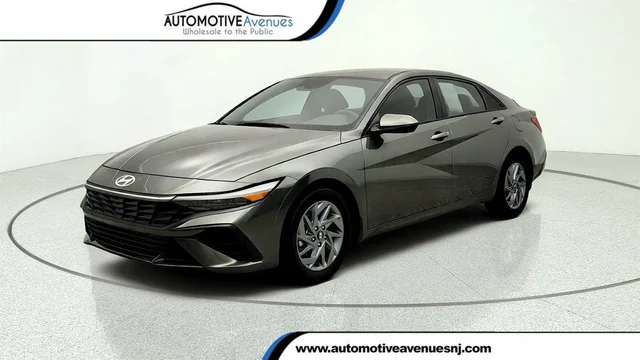 2024 Hyundai Elantra SEL IVT