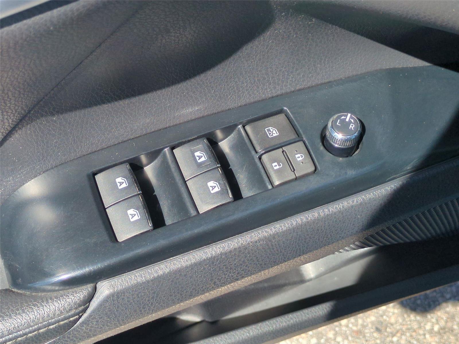 Used 2019 Blue Streak/Midnight Black Metallic Toyota XSE image 16