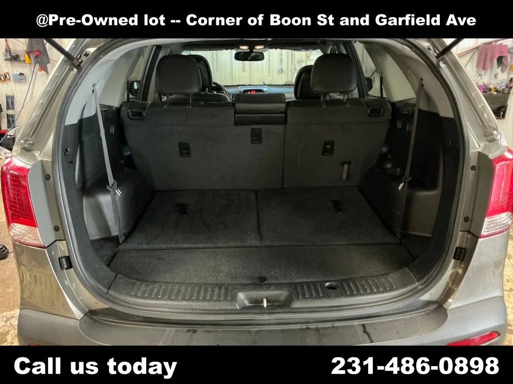 Used 2011 Silver Kia EX image 22