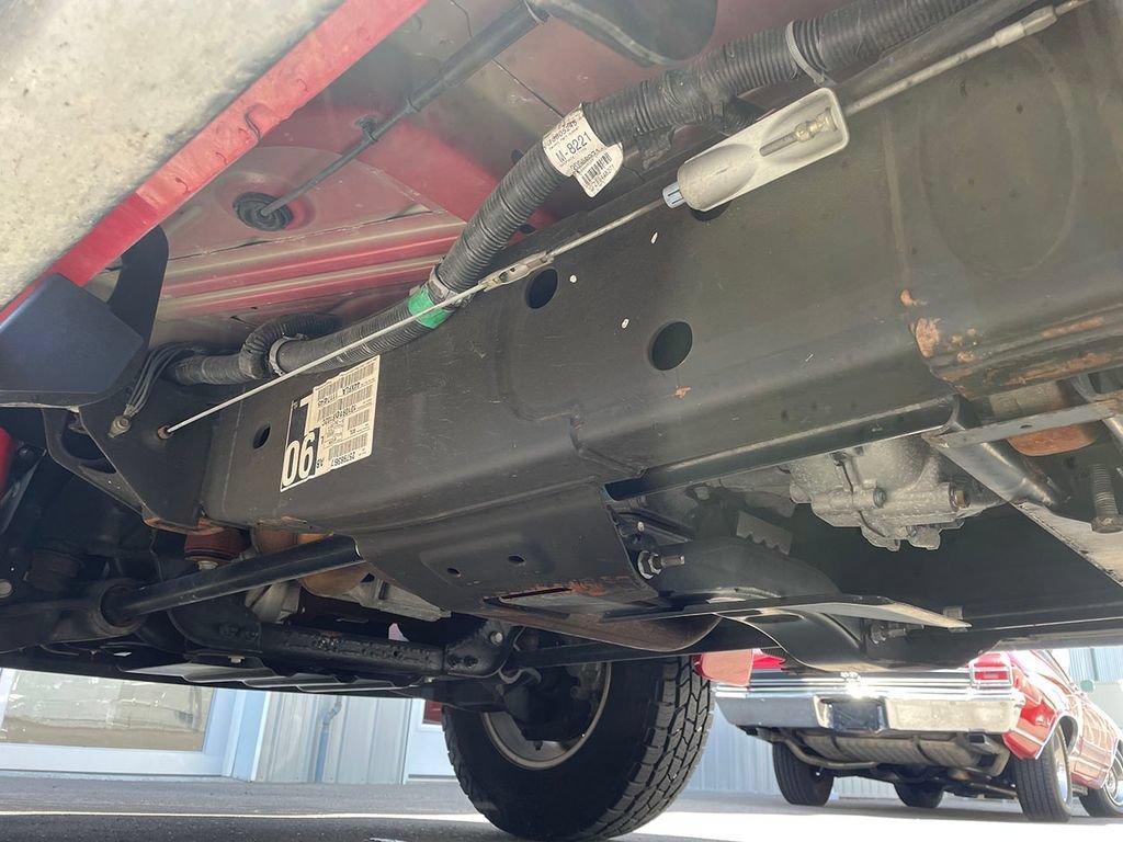 Used 2011 FIRE RED GMC SLE image 88