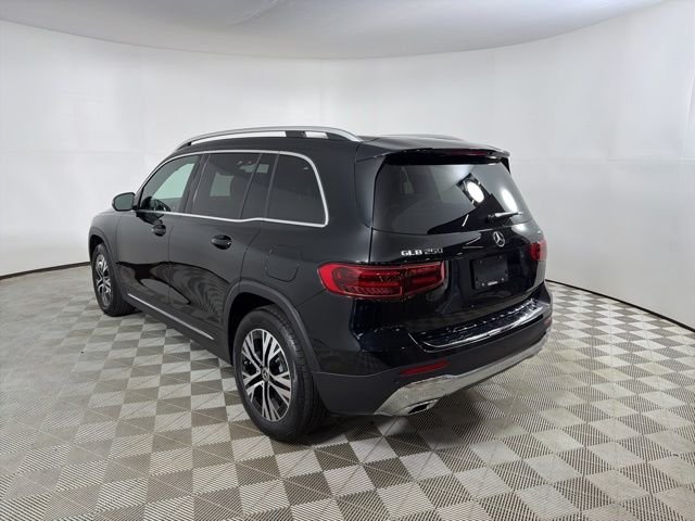 New 2026 Night Black Mercedes-Benz GLB 250 image 5