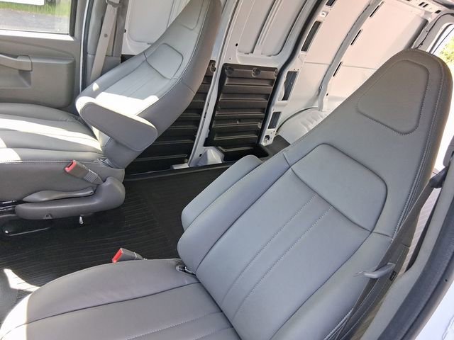 2025 Chevrolet Express Cargo Work Van - Photo 13