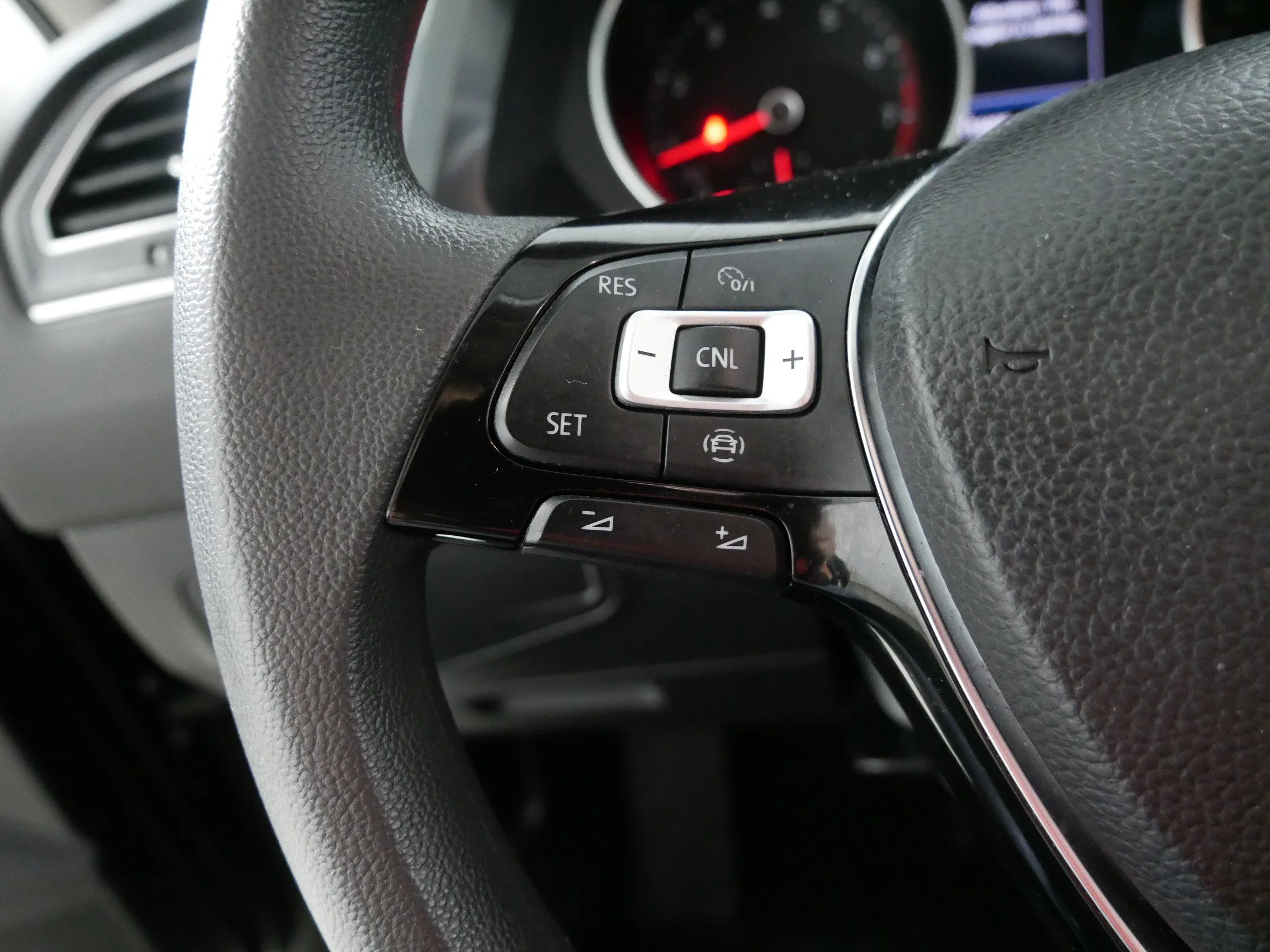 Used 2021 Deep Black Pearl Volkswagen S image 27