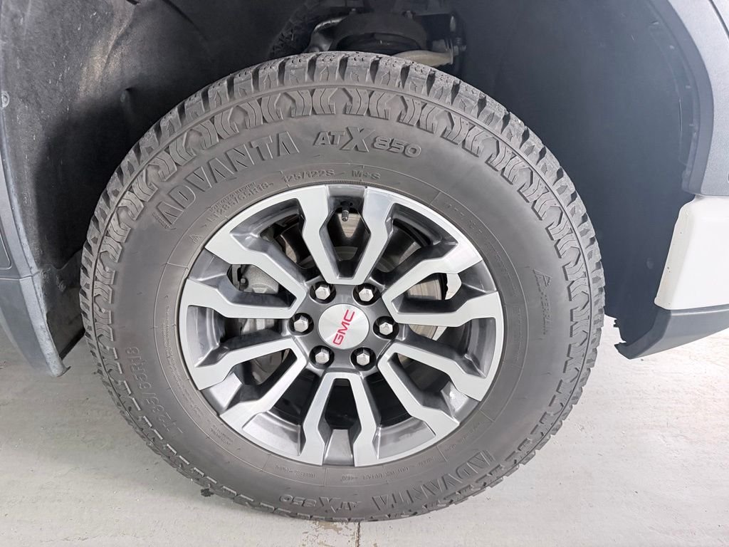 Used 2023 White GMC AT4 image 4