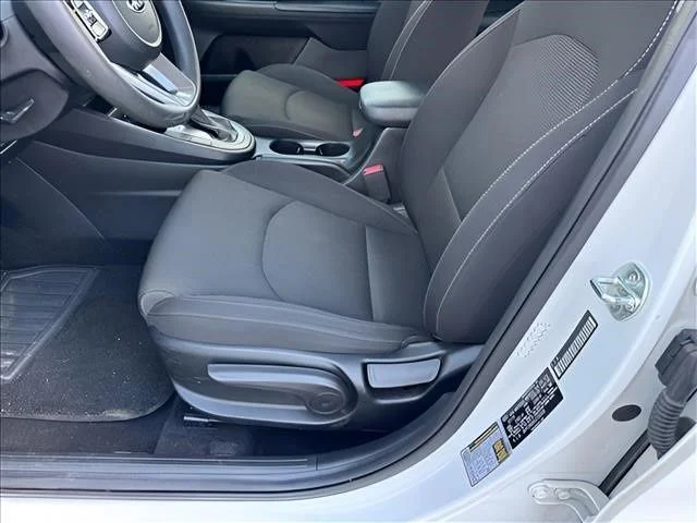 Used 2020 White Kia LXS image 6