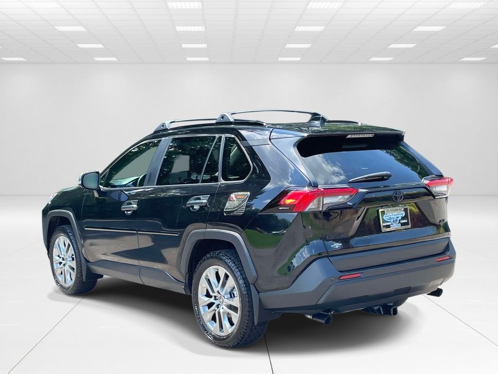 Used 2025 Black Toyota XLE Premium image 4