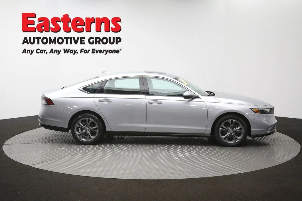 Used 2025 Silver Honda EX-L image 41