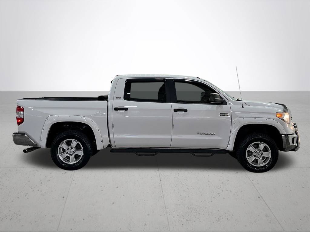 Used 2017 Super White Toyota SR5 image 9