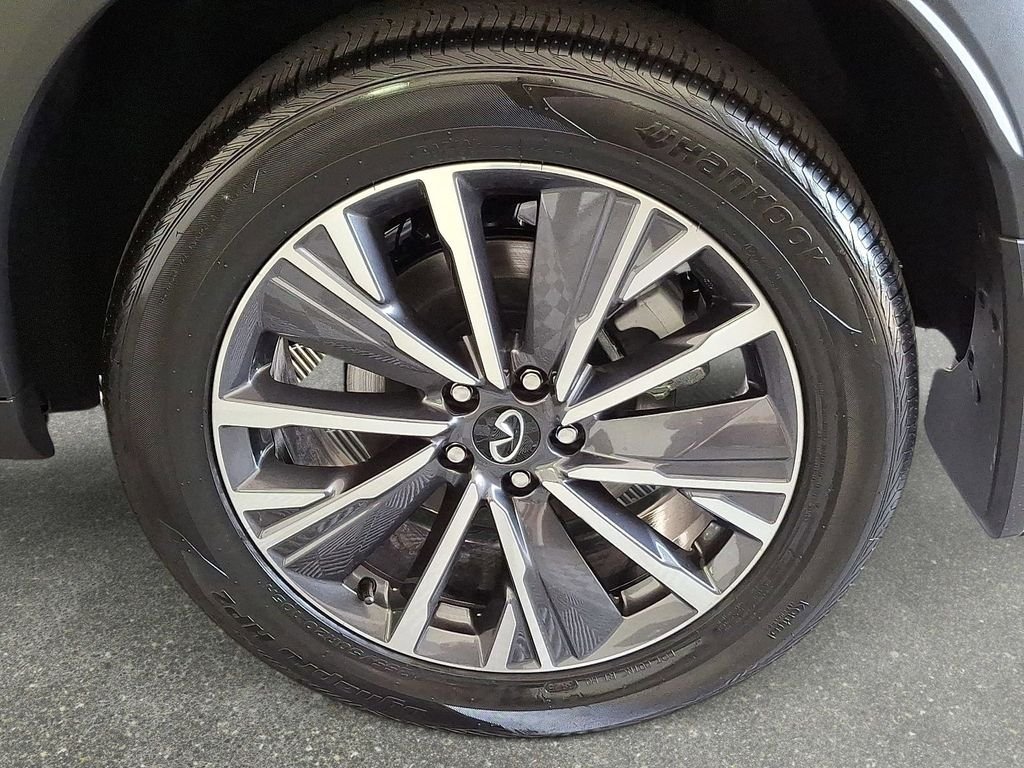 Certified Used 2026 Graphite Shadow INFINITI LUXE image 7