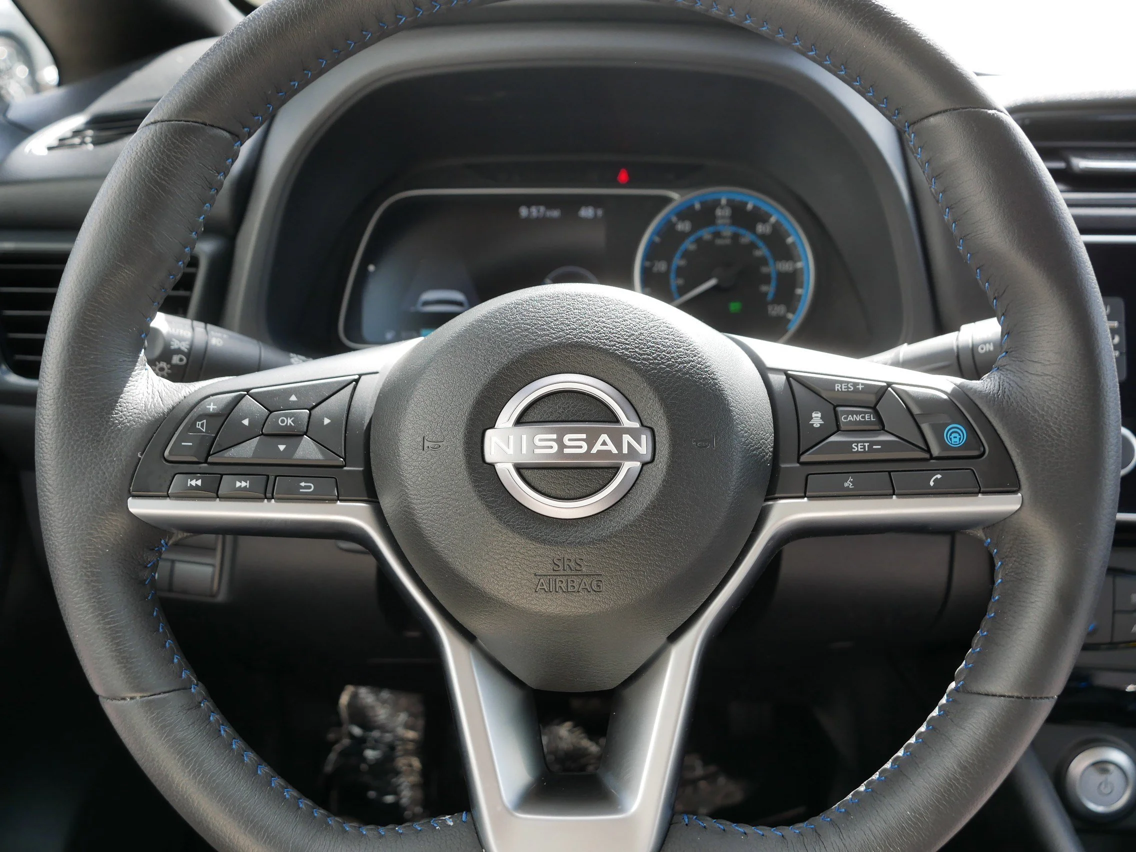 Used 2025 Brilliant Silver Metallic Nissan SV PLUS image 25