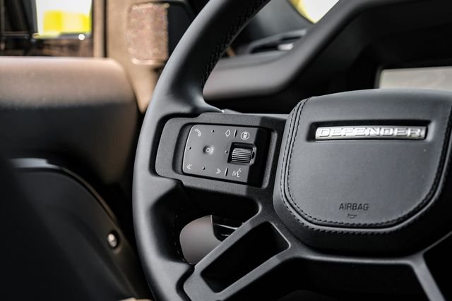 2025 Land Rover Defender V8 - Photo 21