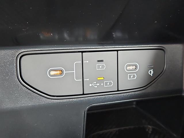 2025 Kia Sorento S - Photo 22