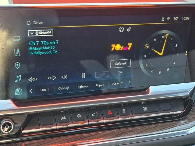 Used 2025 White Chevrolet LT image 28