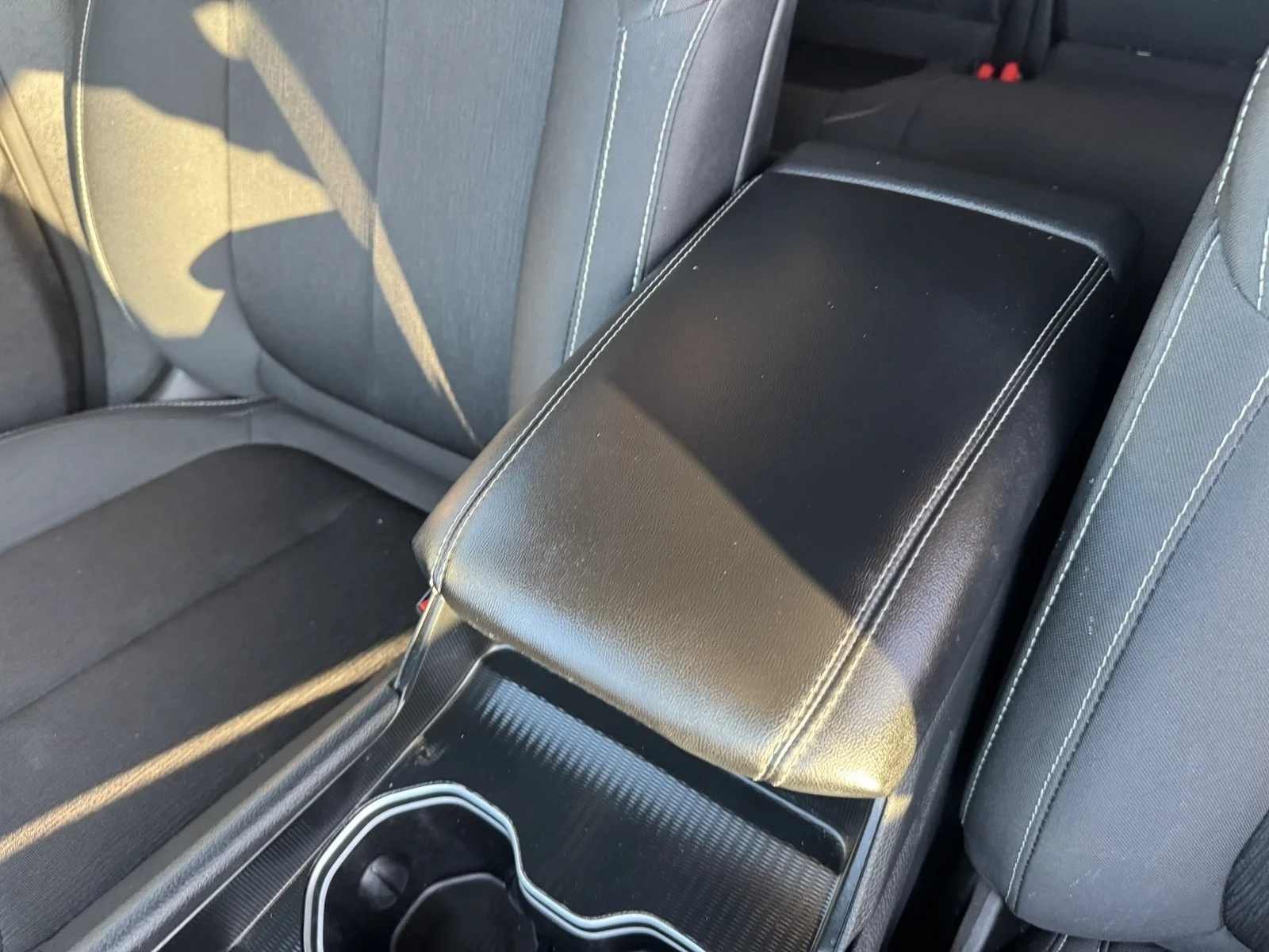 Used 2024  Jeep Laredo image 18