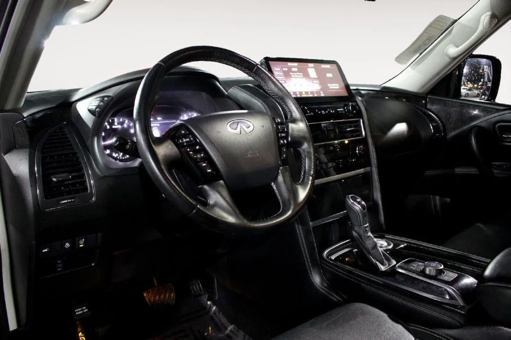 Used 2024 Gray INFINITI LUXE image 8