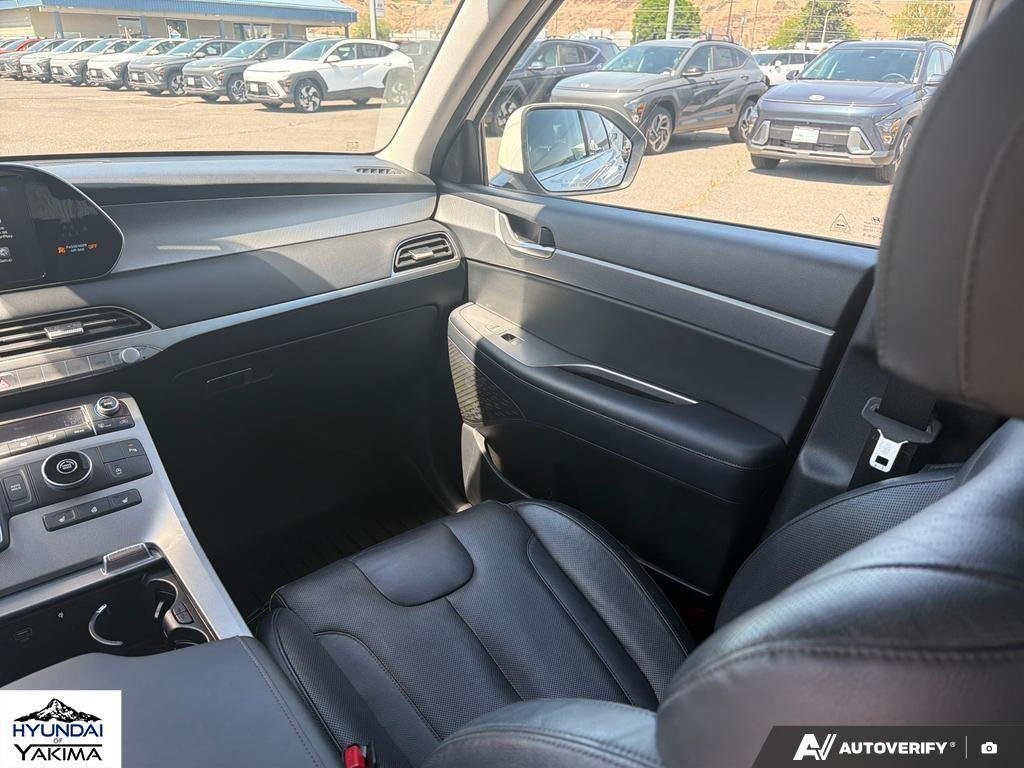 Used 2020 Hyper White Hyundai SEL image 25