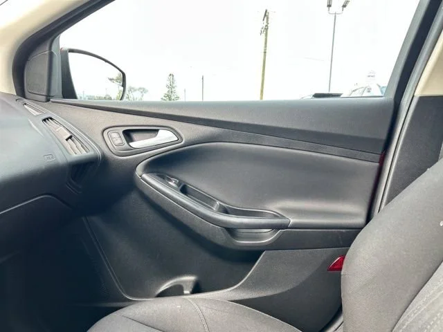 Used 2016 Gray Ford SE image 35