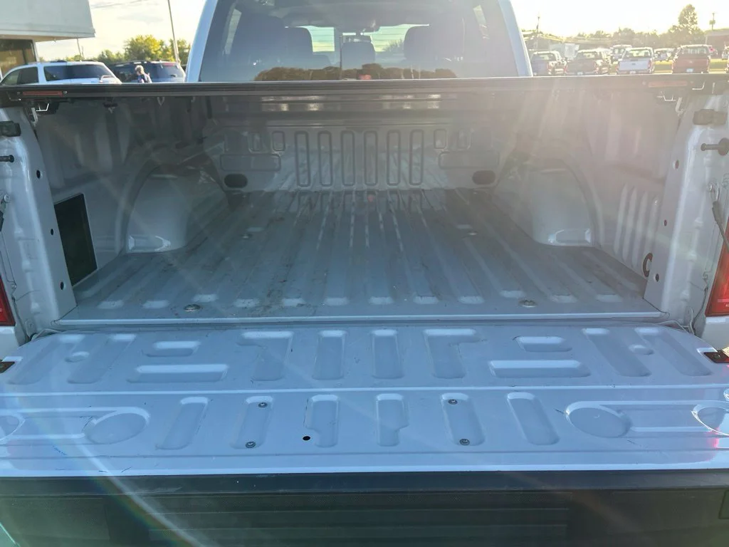Used 2023 Avalanche Ford XLT image 12