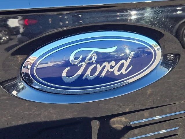 Used 2023 Black Ford XLT image 15