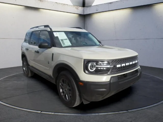 Used 2025 Desert Sand Ford Big Bend image 2
