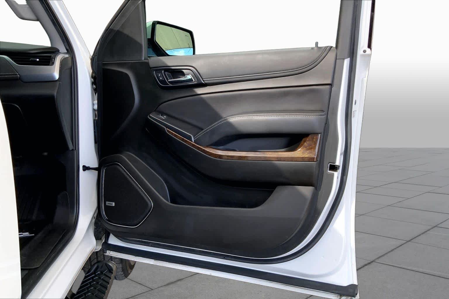 Used 2019 Summit White Chevrolet LT image 23