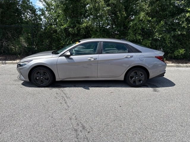 Used 2023 Silver Hyundai SEL image 2