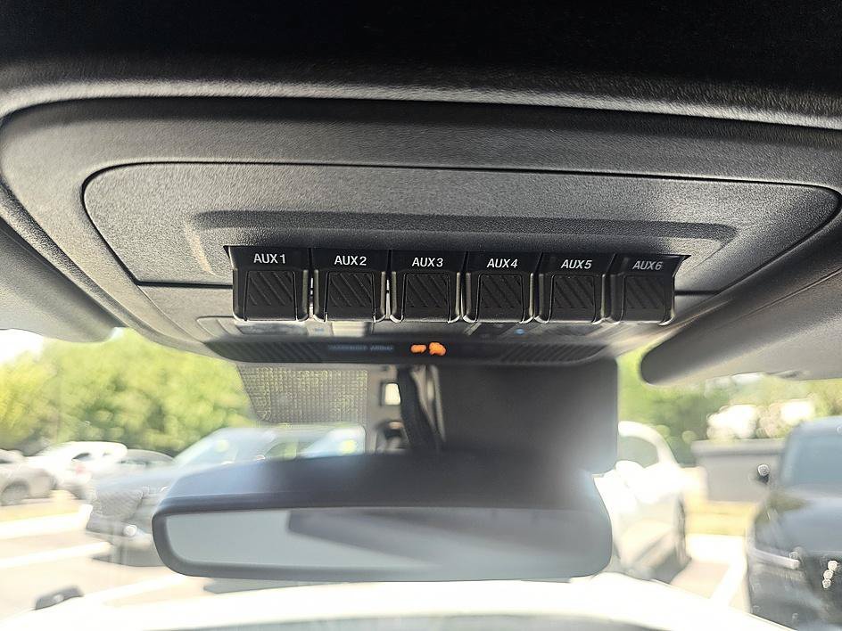Used 2023 Cactus Gray Ford Wildtrak image 26